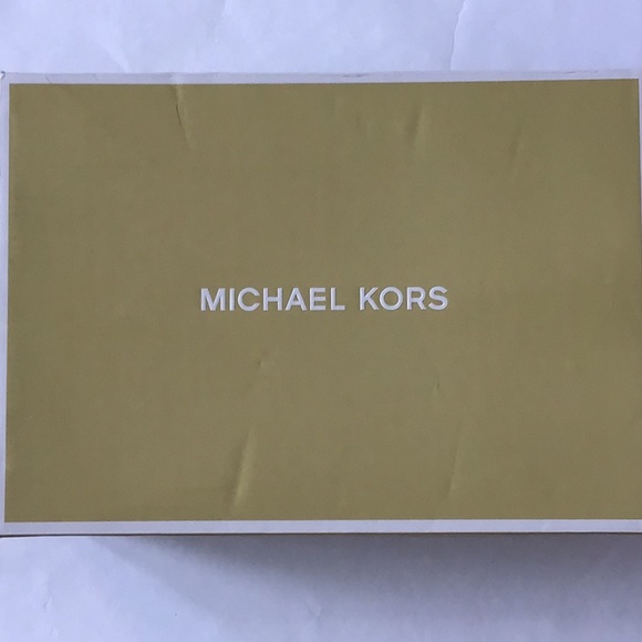 👑- Michael Kors Poppy ColorBlock Logo Sneaker in Ballet size 9 *NIB* - Picture 7 of 8